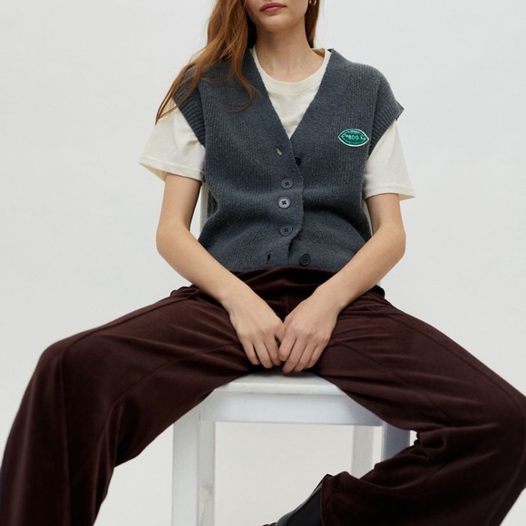 BDG Rowen Button front sweater vest - Picture 3 of 5